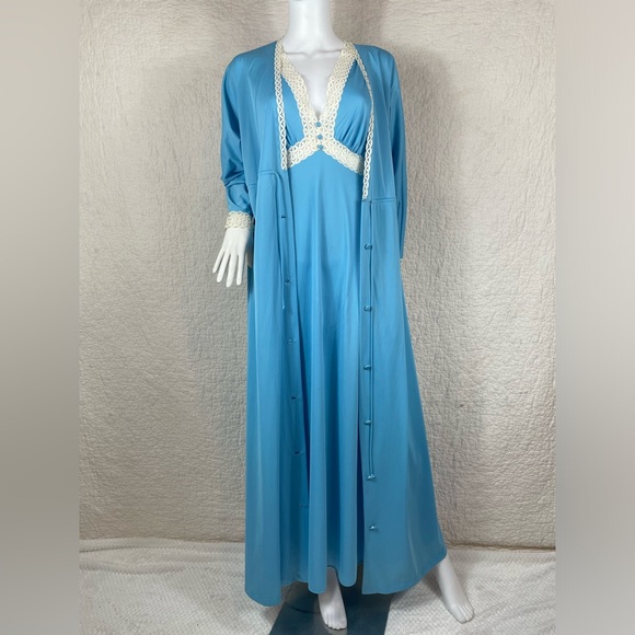 🔥Vintage 70s Vanity Fair 2 Pieces Nightgown & Robe Set Lace Maxi Length - Picture 2 of 16